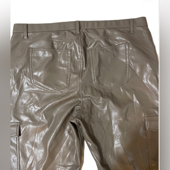 Abercrombie & Fitch 90s Relaxed High Rise Curve Love Cargo Pants Size 36/22L - Picture 6 of 10